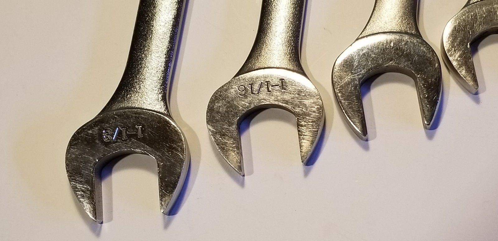 PROFESSIONAL CHROME COMB. WRENCHES: 1 1/8″, 1 1/16″, 1″, 15/16″, 7/8″, 13/16″