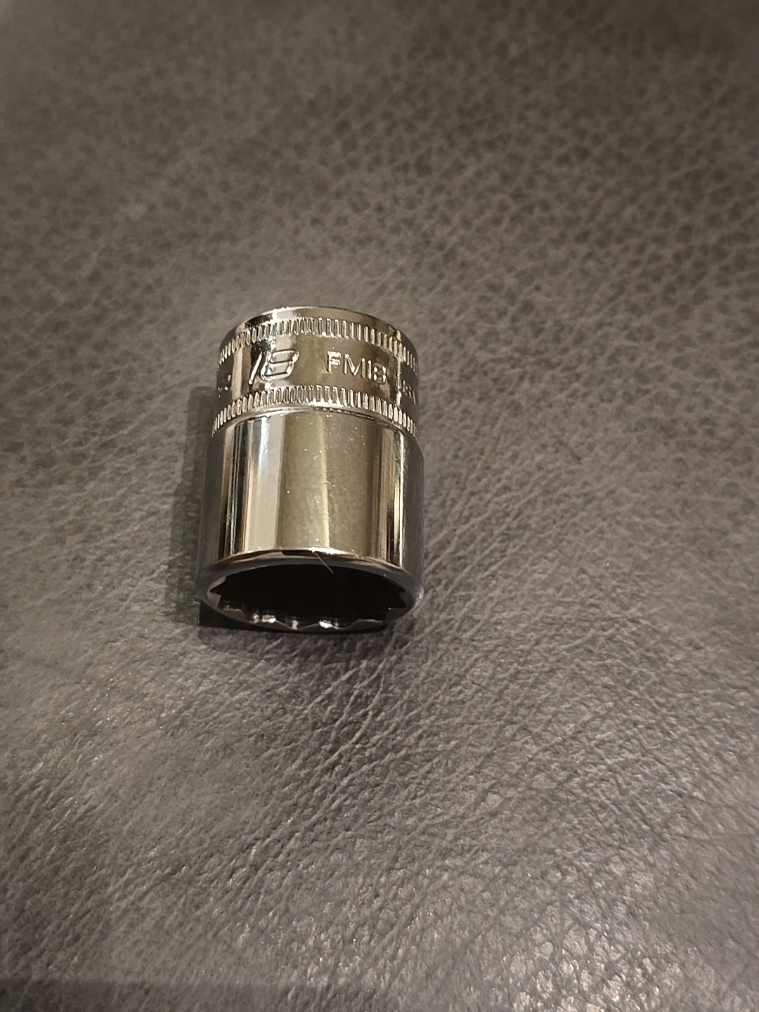 Snap-on Tools USA NEW 3/8″ Drive 12-POINT Metric 18mm Shallow Chrome Socket FM18