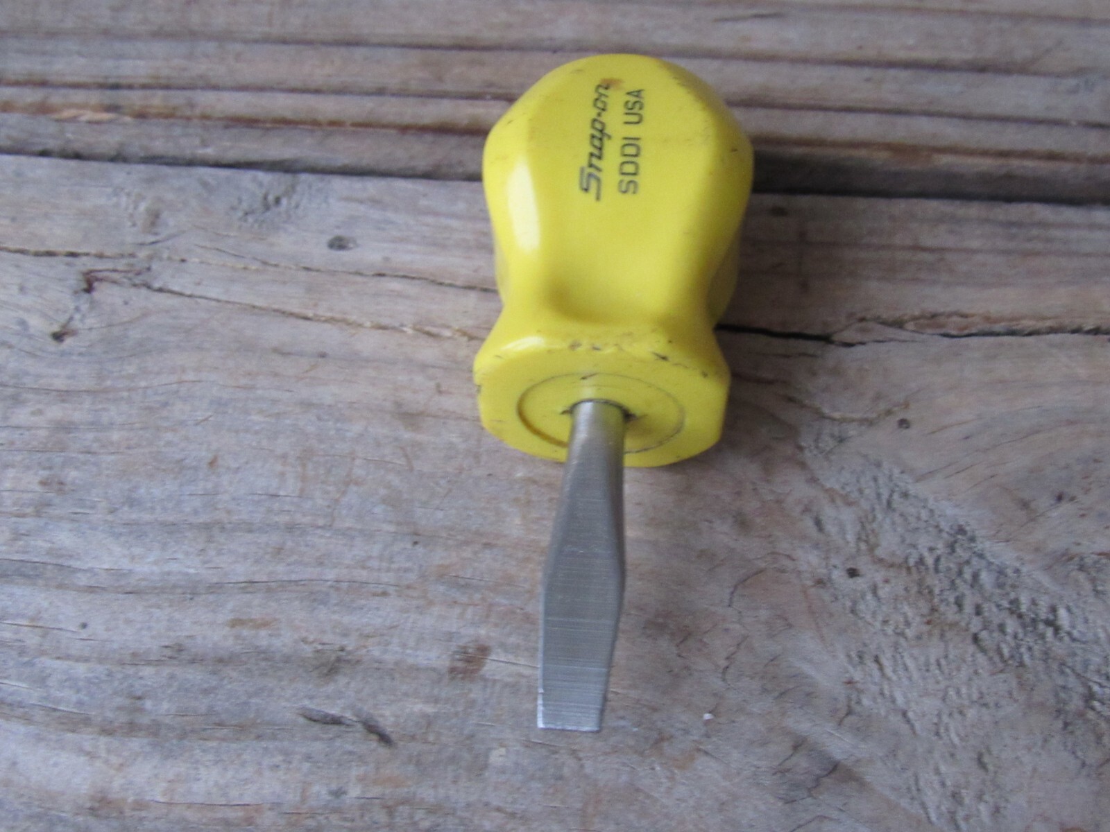 SNAP ON SDD1 STUBBY YELLOW HARD HANDLE SLOTTED STRAIGHT FLAT TIP SCREWDRIVER