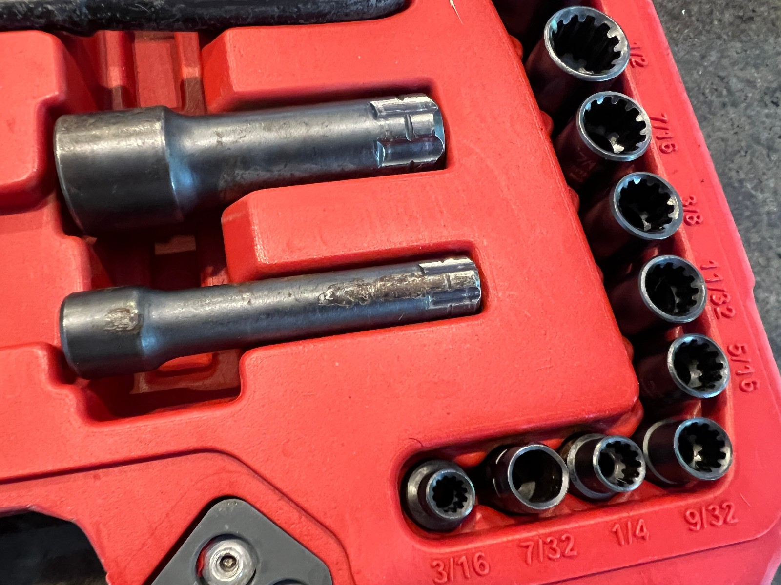CRAFTSMAN 935430 57 / 58 Piece Universal Max Axess Pass Through Socket Set Case