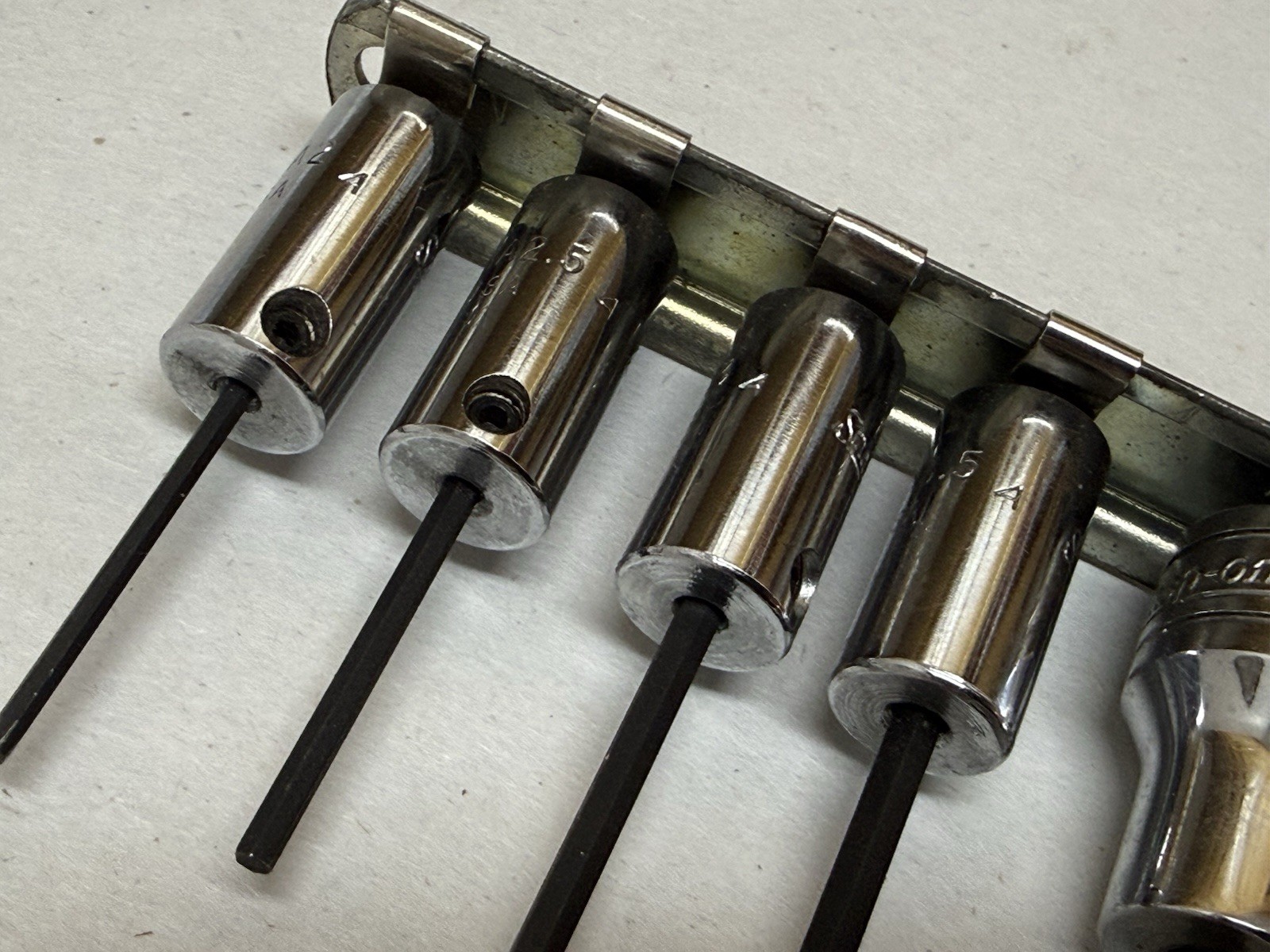 USA Snap-On 12 pc SAE Hex Bit Socket Driver Set 1/4 & 3/8″ Drive 212EFTAY