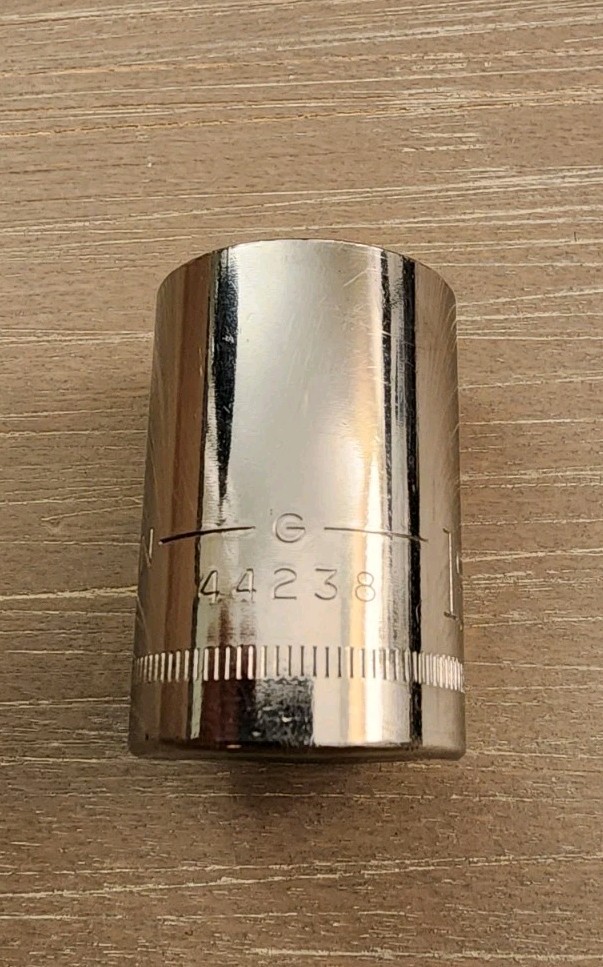 Craftsman USA 19mm Socket 12 Point 1/2″ Drive G 44238 (Bottom Knurl)