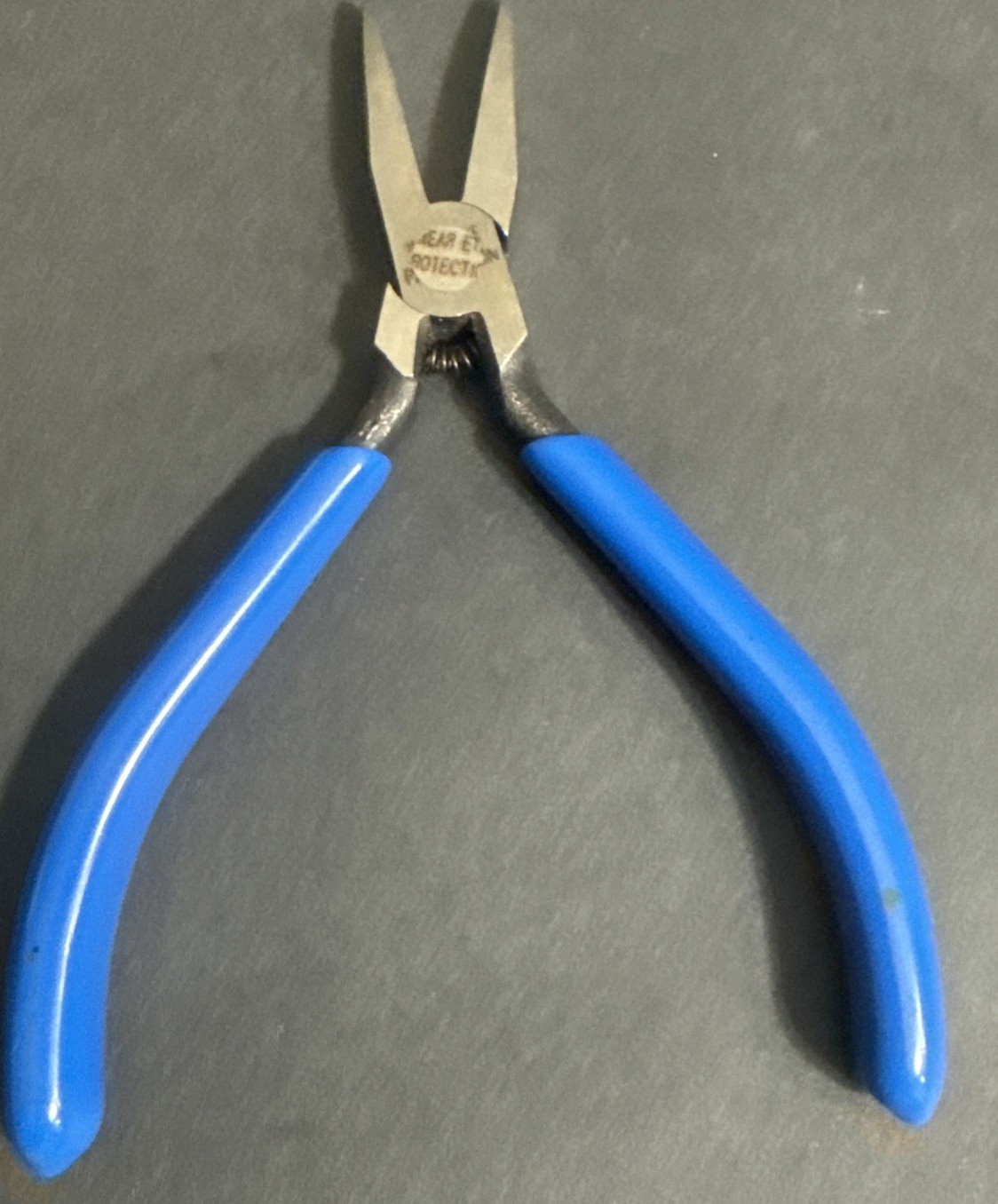 1996 VINTAGE KLEIN TOOLS MIDGET FLAT LONG NOSE PLIERS D323 4-1/2C RARE NOS USA