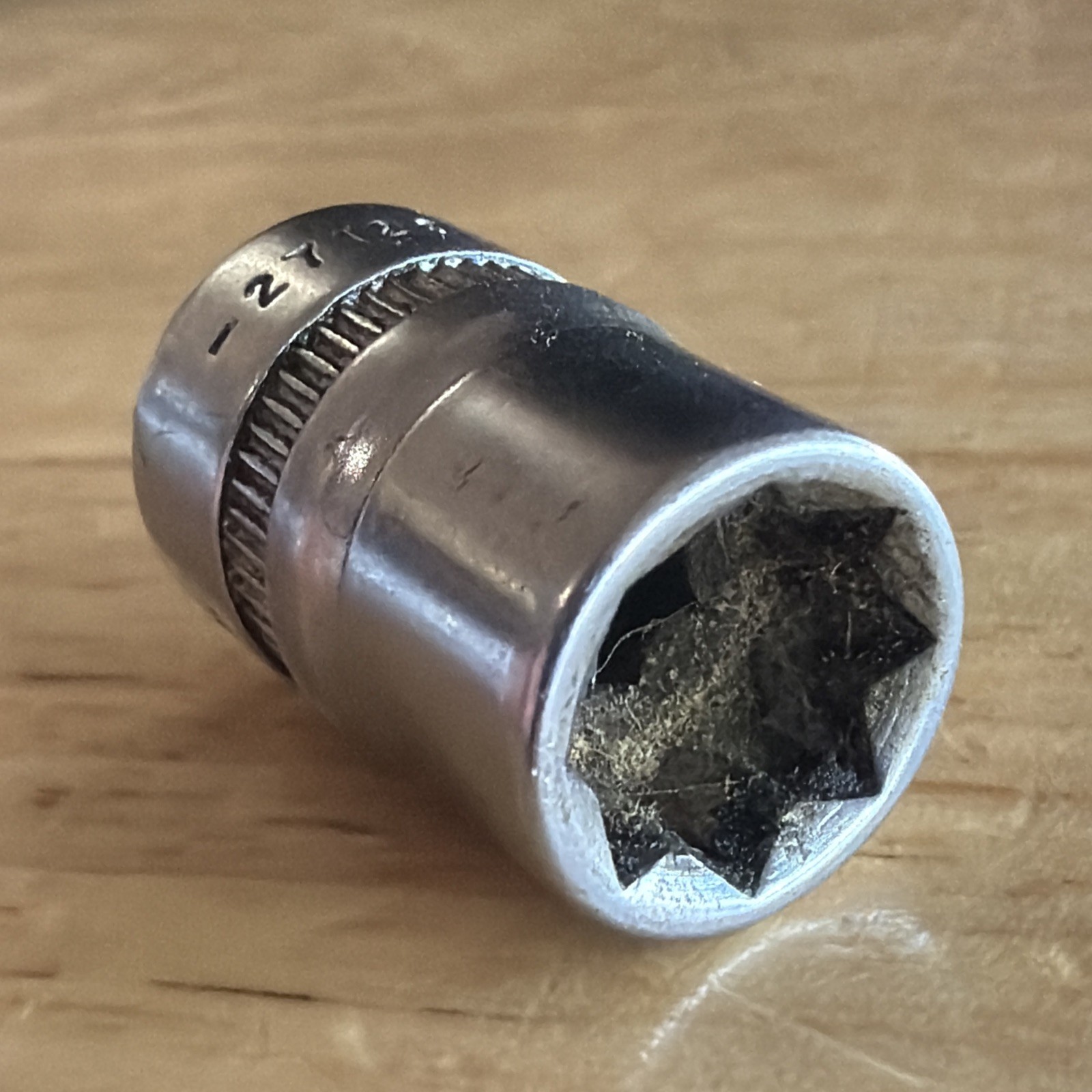 Indestro Super 3/8″ Double Square Socket 3/8″ Drive 8 Point 2712S Made in USA