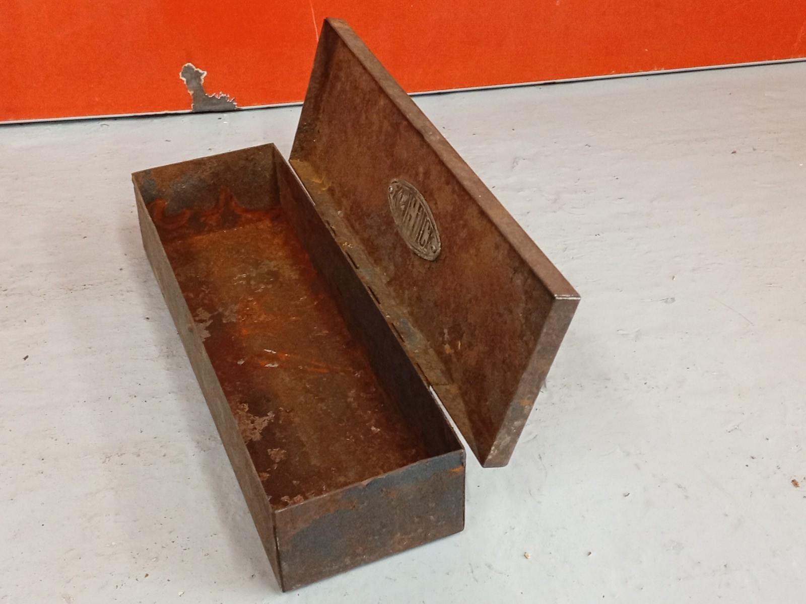 Vintage KING DICK, Socket Box For Restoration, W21.5 x D7 x H4.5 CM Approximate