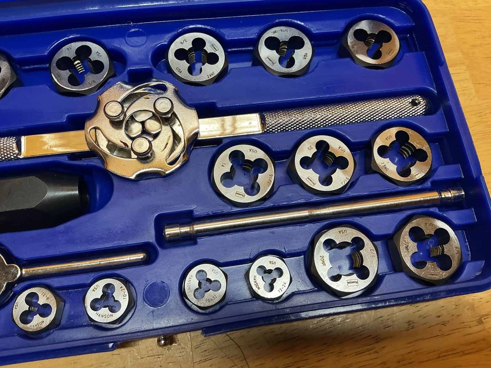 Irwin Hanson 24606 41 Pc. SAE Hex Tap & Die Set (#4-1/2”)