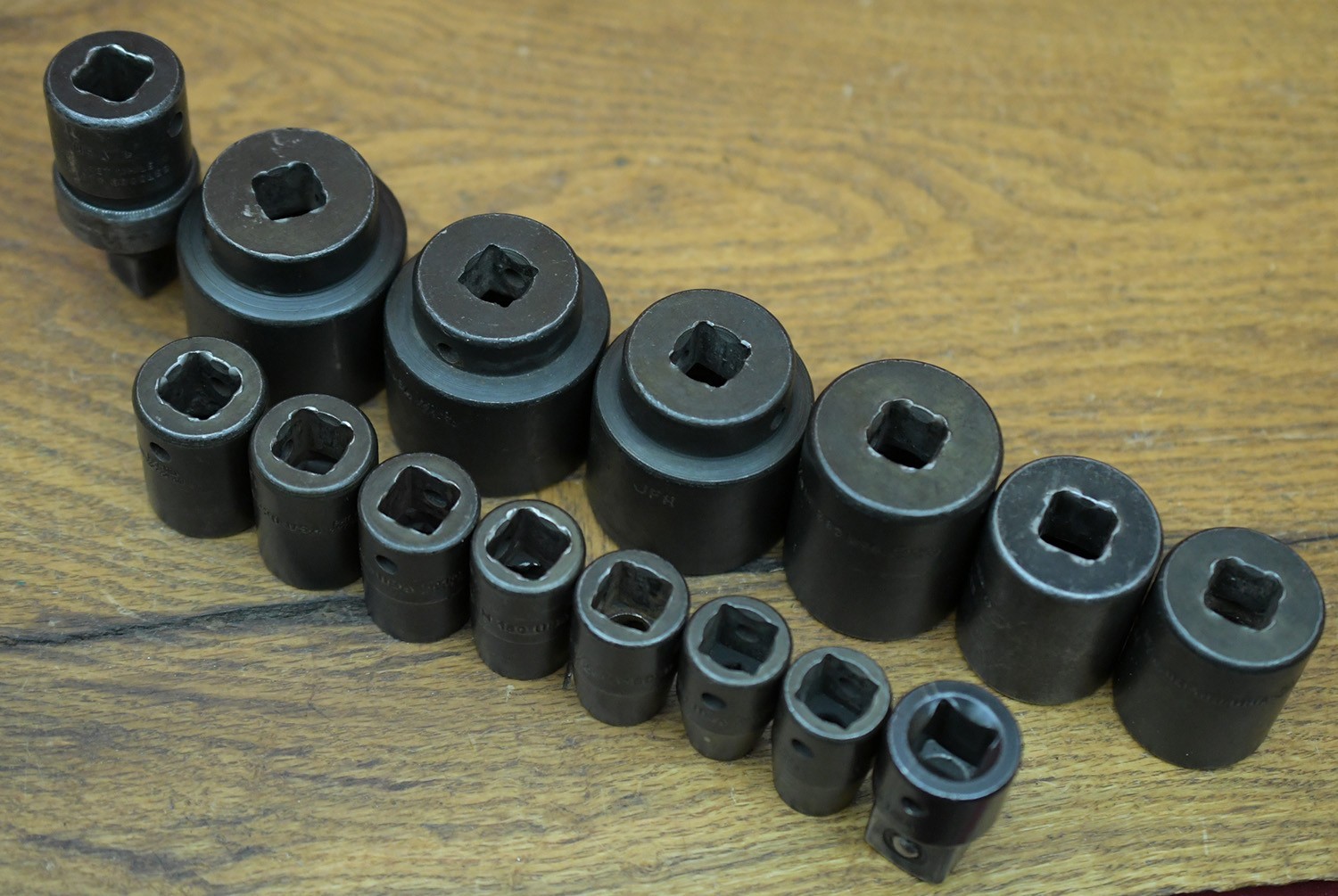 Snap-on 13-Piece 1/2″ Drive SAE 6-Point Shallow Impact Socket Set on Rail + IP80