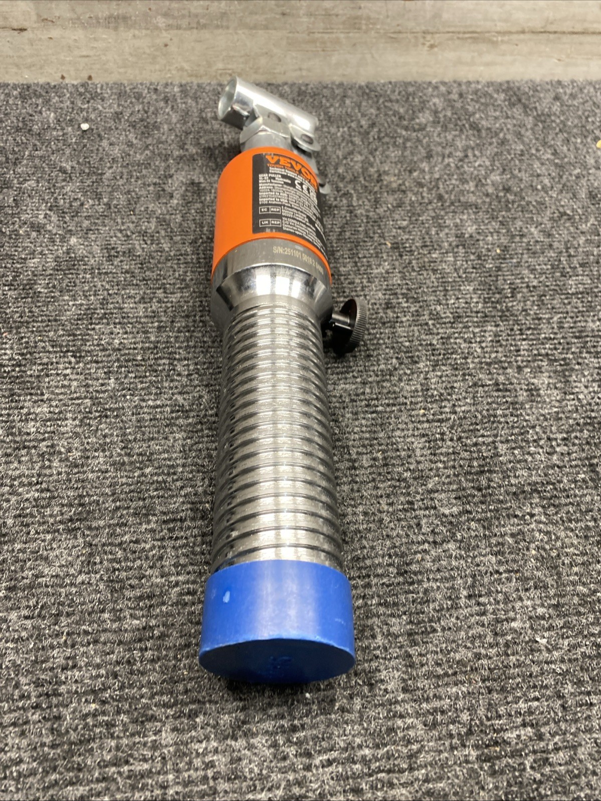 VEVOR Hydraulic Gear Puller, 5 Ton Max Capacity Wheel Bearing Pulling Separator,