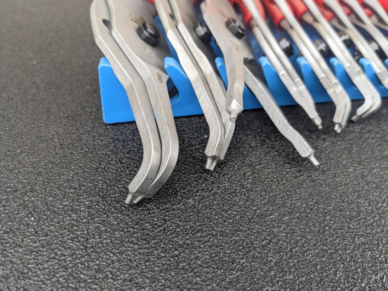 #bn400 Snap-on Tools USA NEW RED 12pc Master Snap Ring Pliers Set SRPCR1200FR