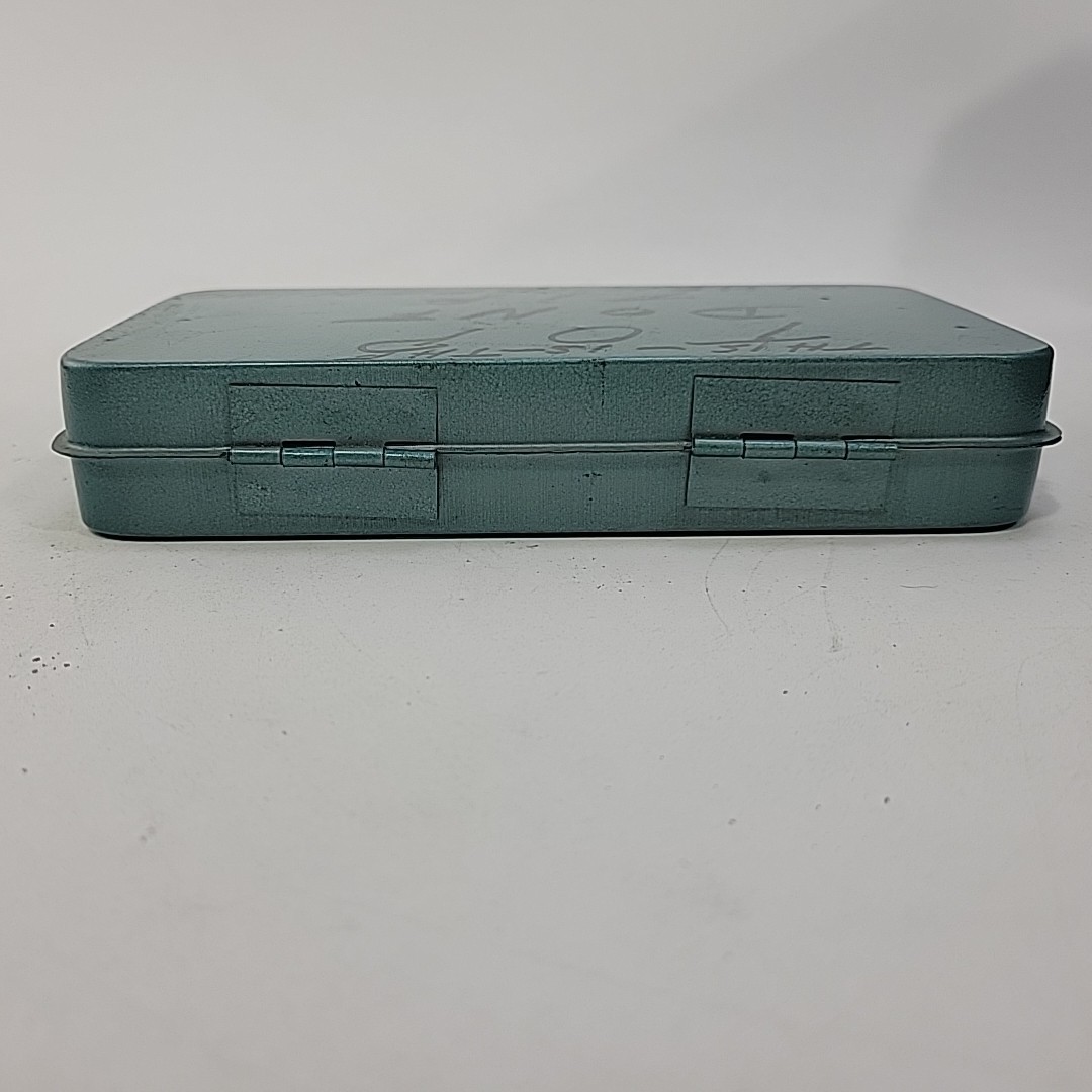 Vintage Master-Tech 17 Piece 1/4″ Drive Socket Set, Metal Case