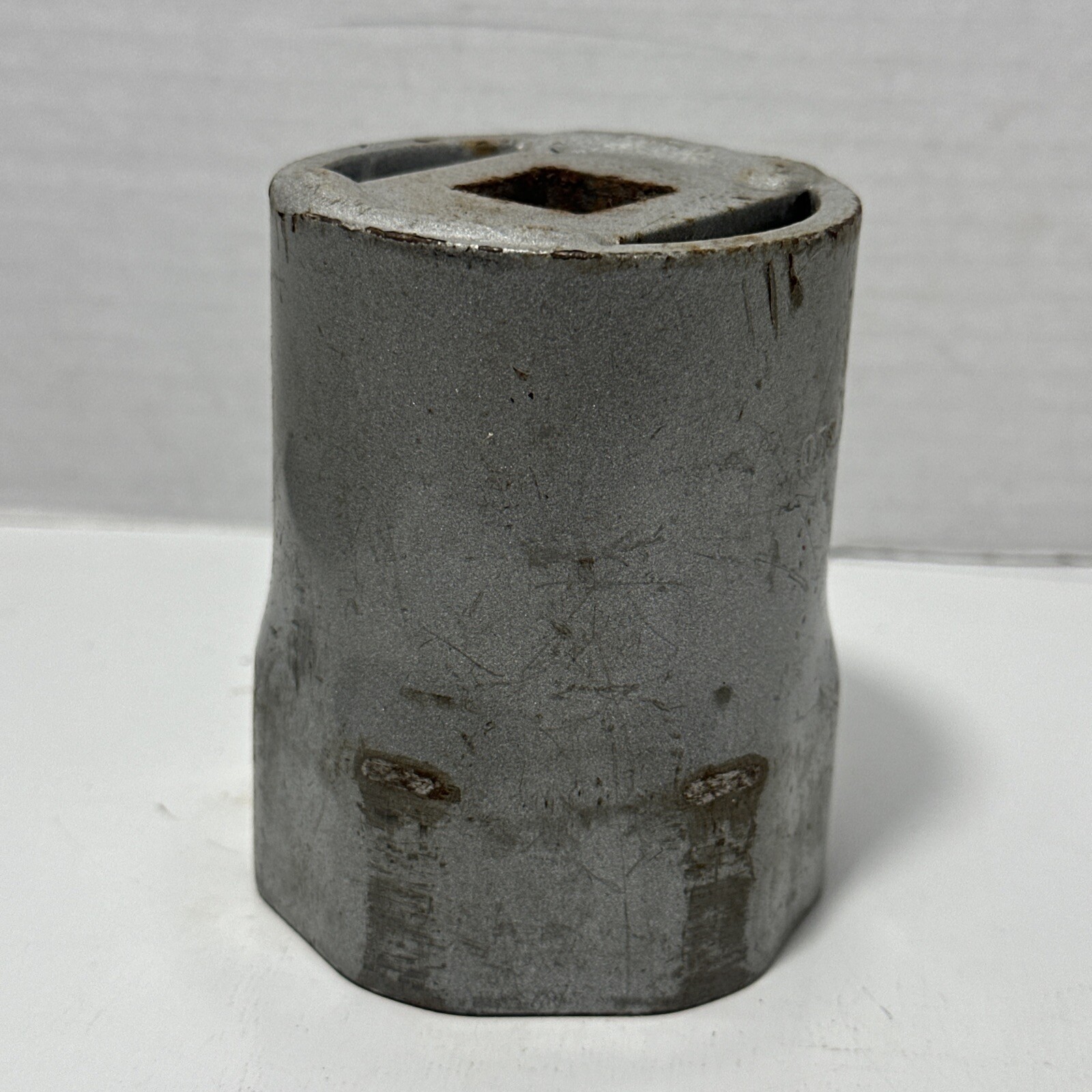 OTC 795 2- 1/2″ – 3/4″ Drive Axle Nut Socket Silver GUC