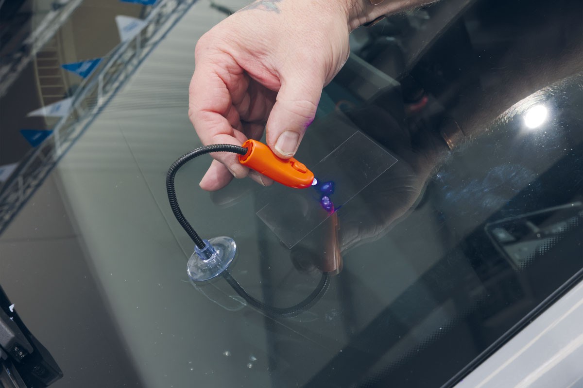 Windscreen Chip Repair Kit UV Resin Lamp Car Glass Crack Fix Tool