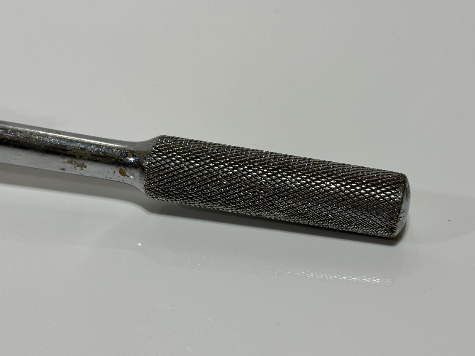 SK Tools USA 3/8″ Drive Push Button Switch Ratchet – Knurled Grip Handle