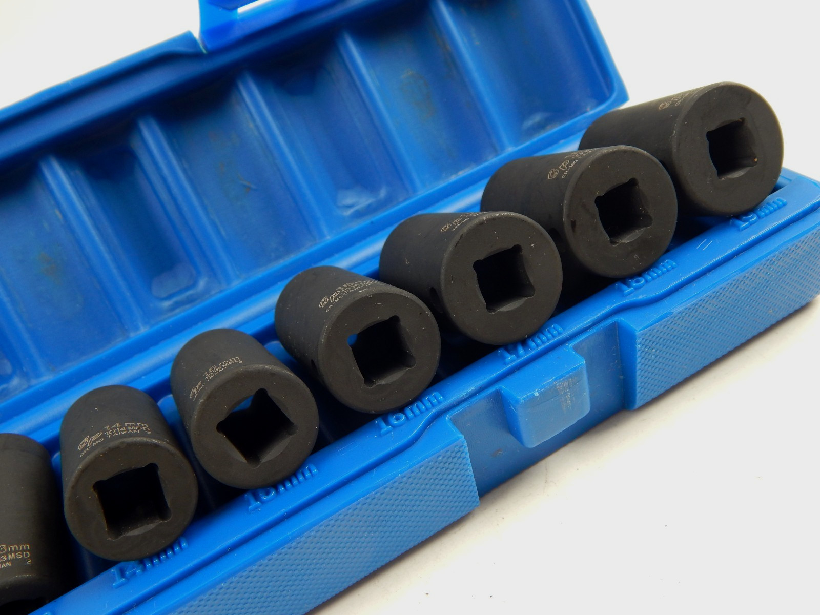 Grey Pneumatic 1213MSD 3/8″ Drive Semi-Deep Impact Socket Set 13 Pieces 7-19mm