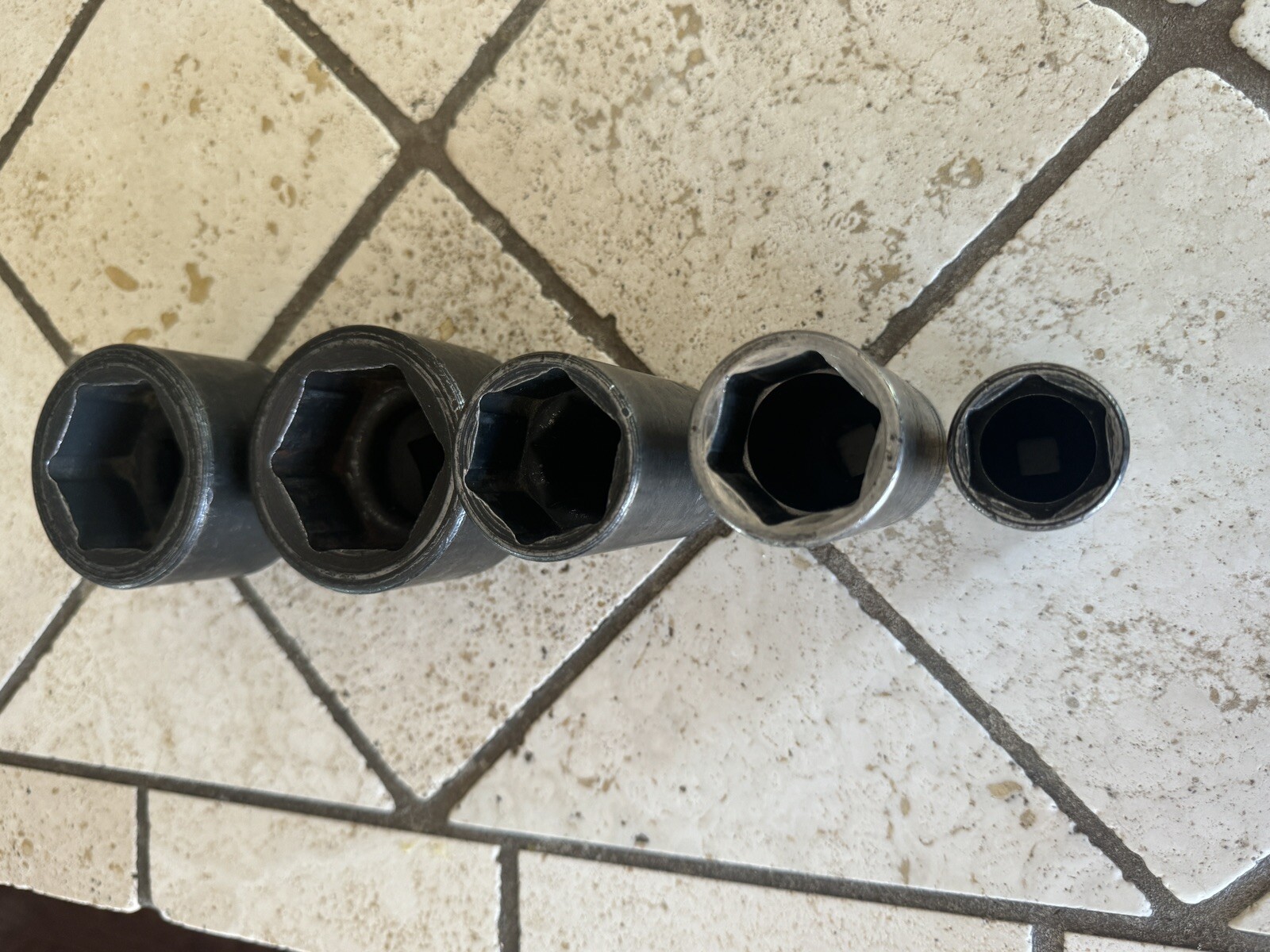 Snap On Set of 5 Large Impact Sockets, Good condition, Priced Well cheap ship