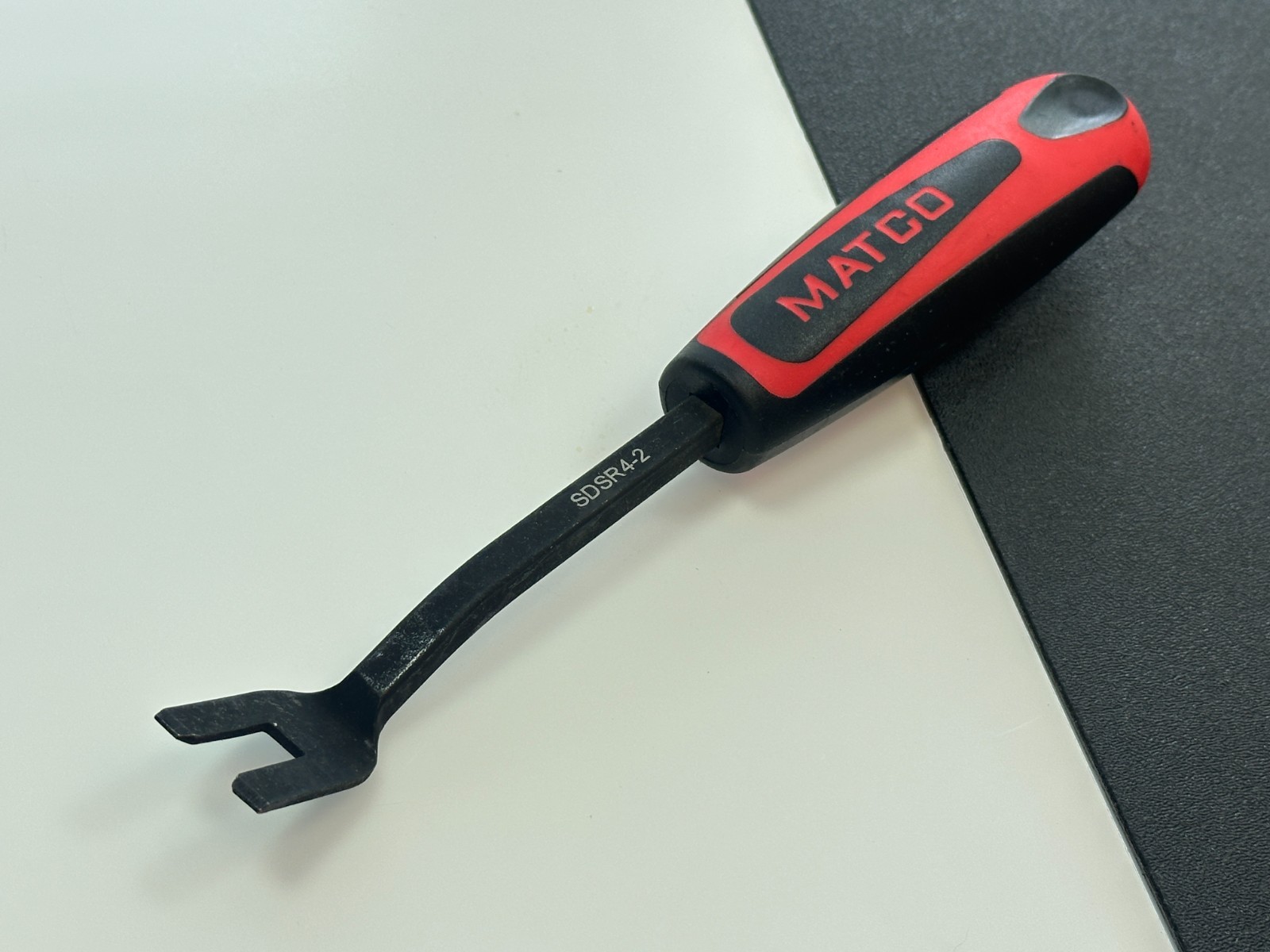 Matco Tools RED/BLACK Comfort Grip Door Panel Trim Service Removal Tool SDSR4-2